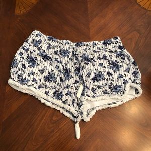 Loose shorts